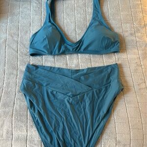 MOVING SALE BLUE BIKINI SET WITH CROSSOVER BOTTOMS